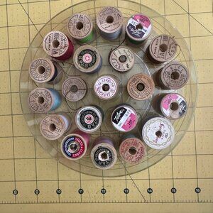 21 Wood spool Thread Vintage plastic case #S1